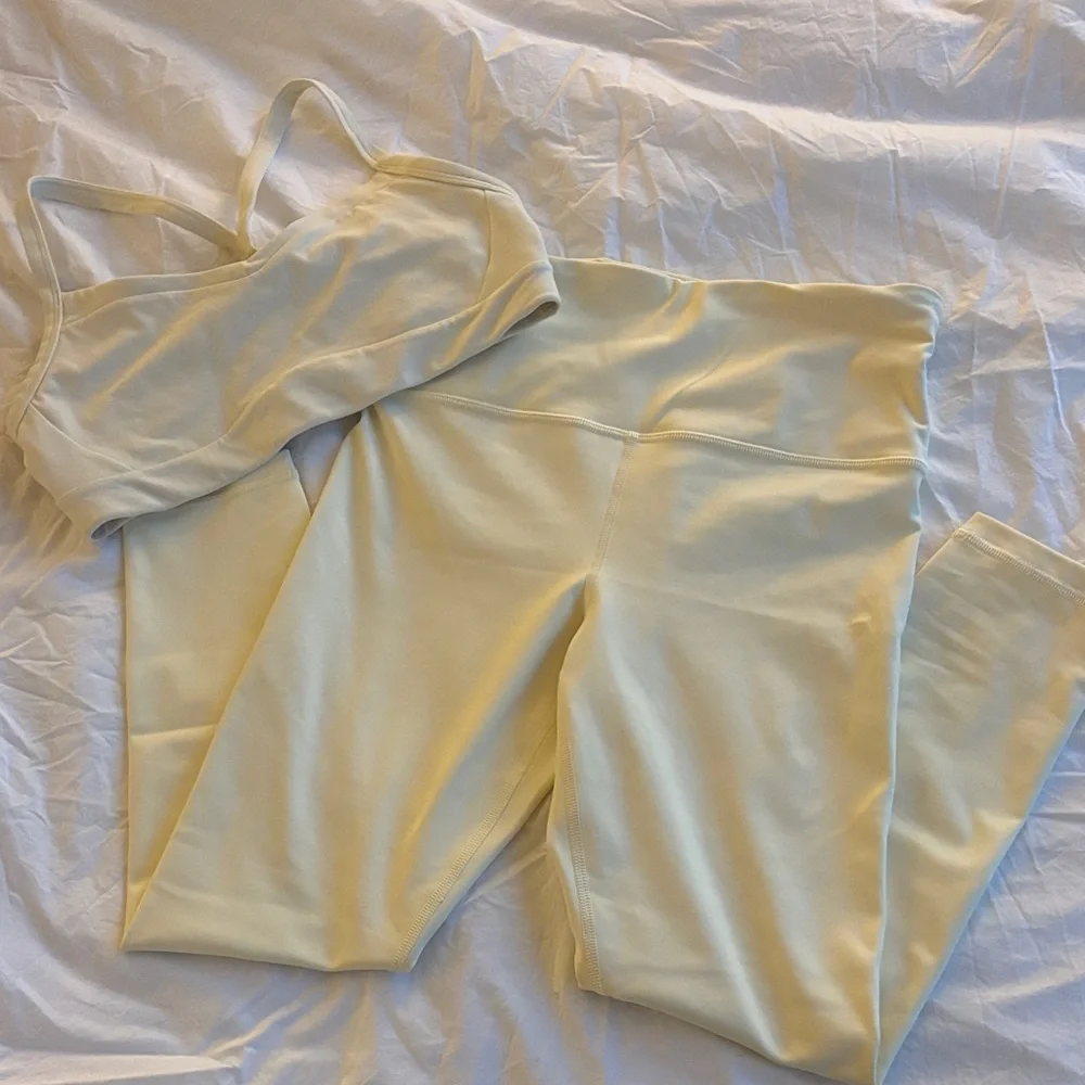 Athleta Bra/Leggings Set in Glow (Butter Yellow) Size S - Picture 2 of 9